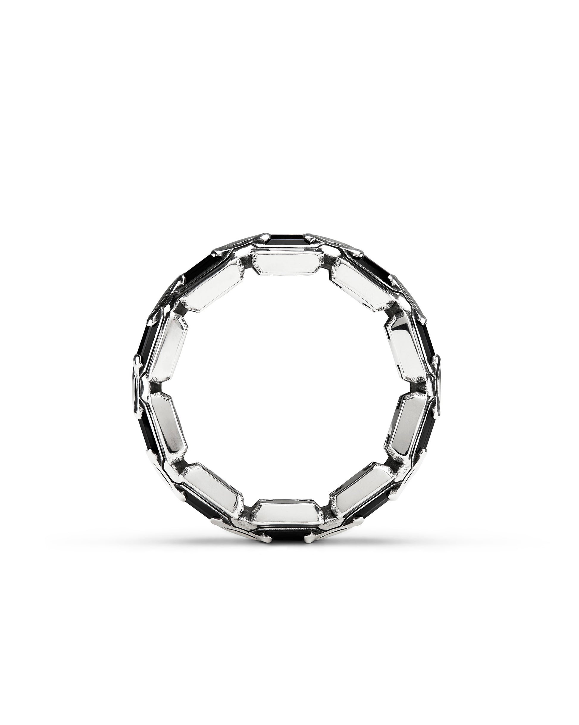 PACKSHOT_RING_54_ev_x20_silver_spinel_vue2
